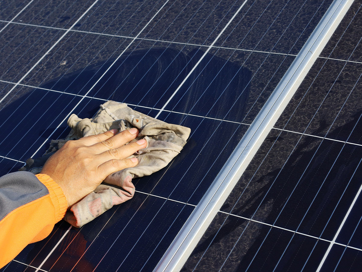 Nettoyage panneaux solaires